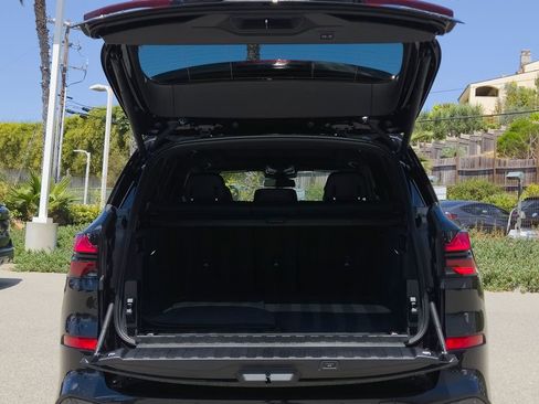 Used 2025 BMW X5 xDrive40i w/ M Sport Package AWD/4WD image 21