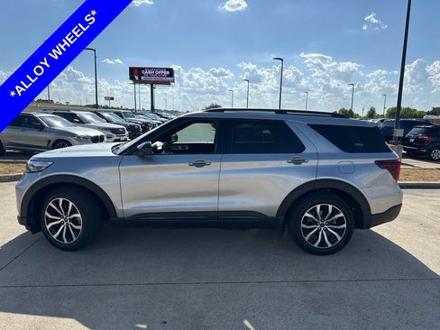 Used 2023 Ford Explorer ST-Line w/ Class IV Trailer Tow Package RWD image 3