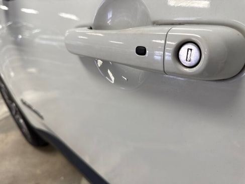 Used 2016 Jeep Renegade Limited FWD image 10
