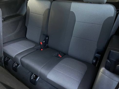 Used 2023 Chevrolet Traverse LT w/ LPO, Cargo Package FWD image 11