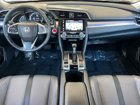 Used 2017 Honda Civic Touring image 3