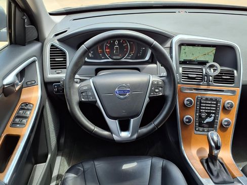 Used 2017 Volvo XC60 T5 Inscription w/ Preferred Option Package FWD image 16