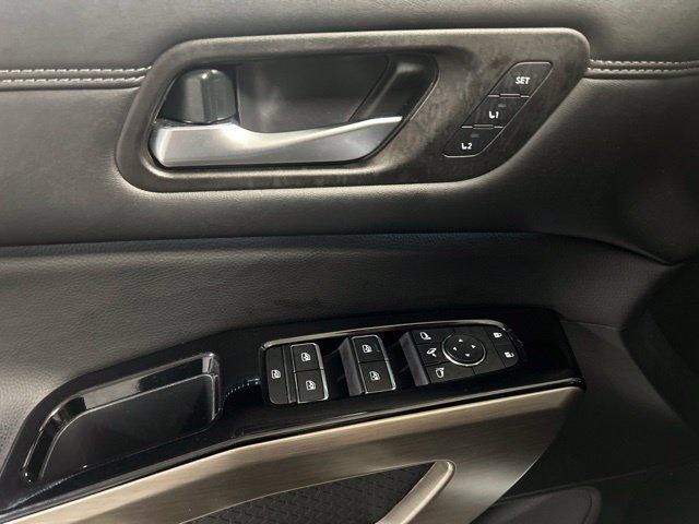 Used 2024 Nissan Pathfinder Platinum AWD/4WD image 14