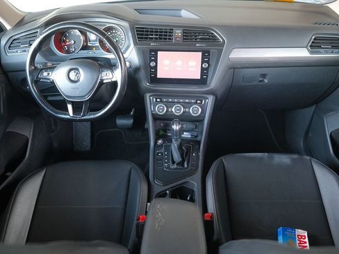 Used 2018 Volkswagen Tiguan SE image 17