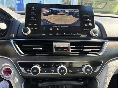 Used 2019 Honda Accord Hybrid image 11