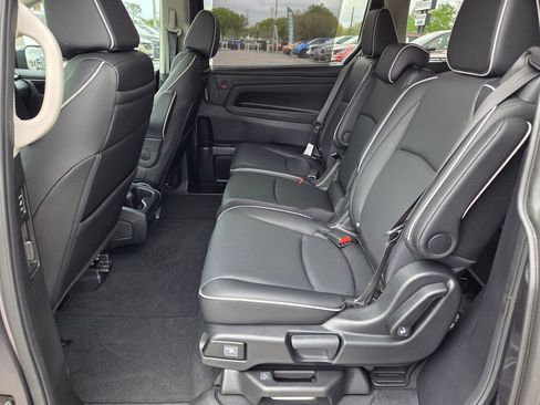 Used 2026 Honda Odyssey Touring image 7