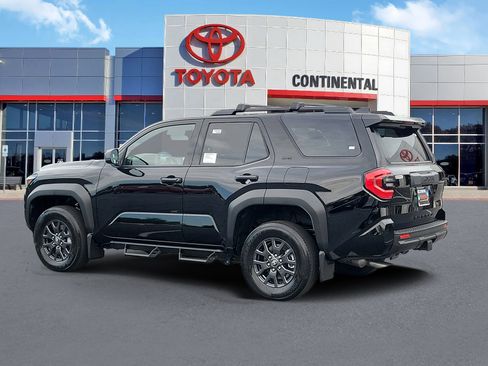 New 2026 Toyota 4Runner SR5 AWD/4WD image 4