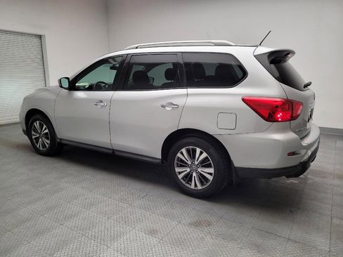 Used 2017 Nissan Pathfinder S image 3