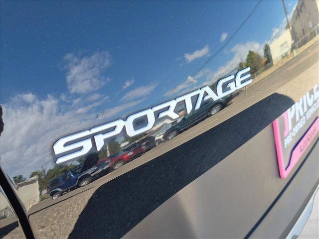 Used 2024 Kia Sportage EX AWD/4WD image 9