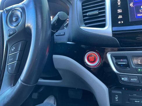 Used 2016 Honda Pilot Touring image 21