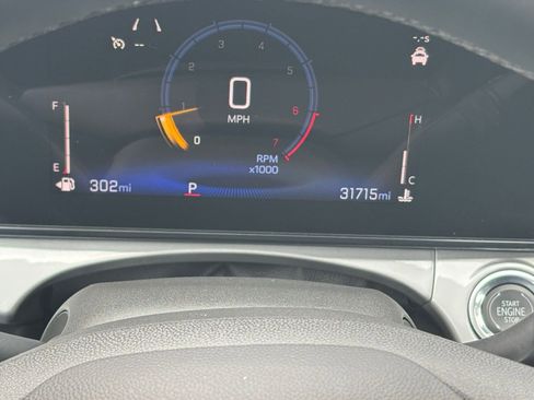 Used 2025 Chevrolet Trax LT w/ LT Convenience Package FWD image 35