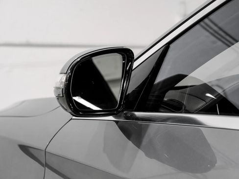 Used 2015 Mercedes-Benz S 550 Sedan w/ Sport Package w/ Sport Package image 46