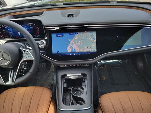 New 2026 Mercedes-Benz E 450 4MATIC Sedan image 19