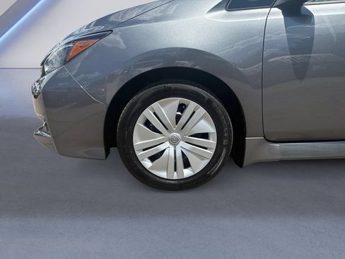 Used 2024 Nissan Leaf S FWD image 14