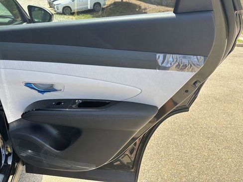 New 2025 Hyundai Tucson Limited image 16