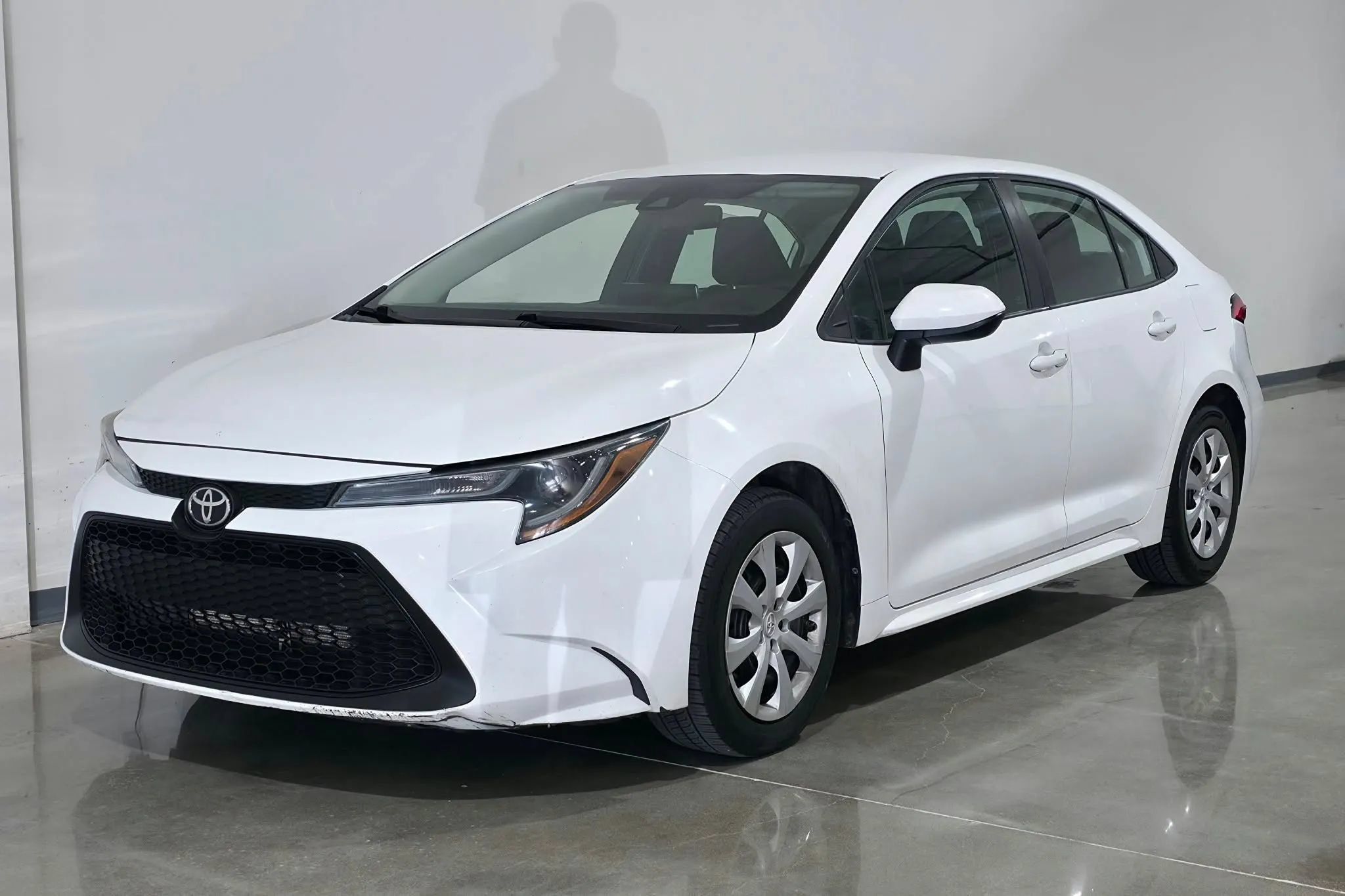 Used 2021 Toyota Corolla LE w/ Carpet Mat Package (TMS) FWD image 7
