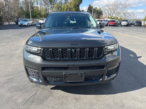 Used 2023 Jeep Grand Cherokee L Limited w/ Luxury Tech Group II image 8