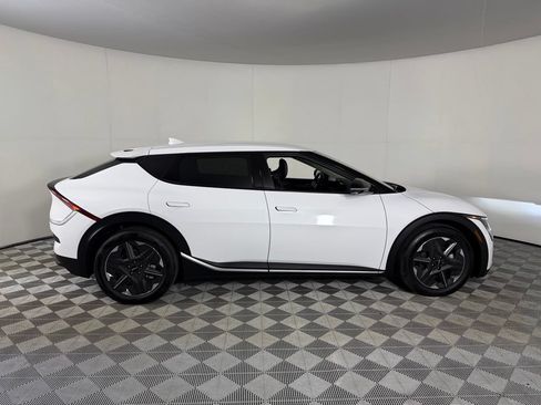 Used 2025 Kia EV6 Light RWD image 6