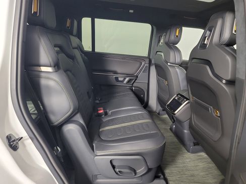 Used 2023 Rivian R1S Adventure AWD/4WD image 23