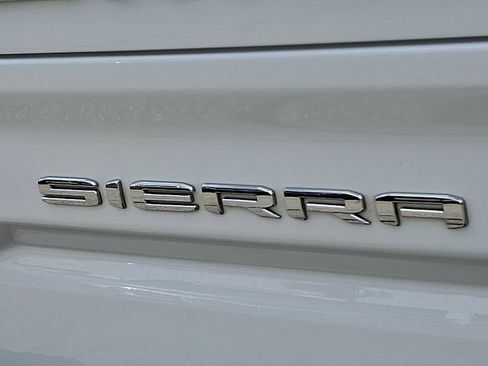 Used 2023 GMC Sierra 1500 SLT w/ SLT Premium Package AWD/4WD image 30