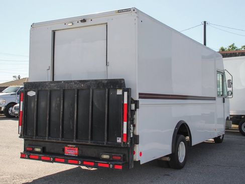 Used 2015 Ford E-450 and Econoline 450 Super Duty w/ A/C Prep Package image 13