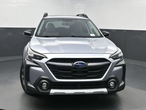 Used 2025 Subaru Outback Limited AWD/4WD image 38
