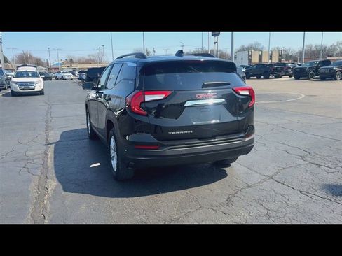 Used 2023 GMC Terrain SLE w/ Driver Convenience Package image 7