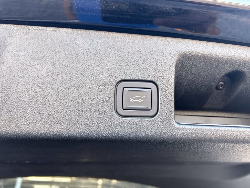 Used 2024 Chevrolet Equinox EV RS FWD image 31