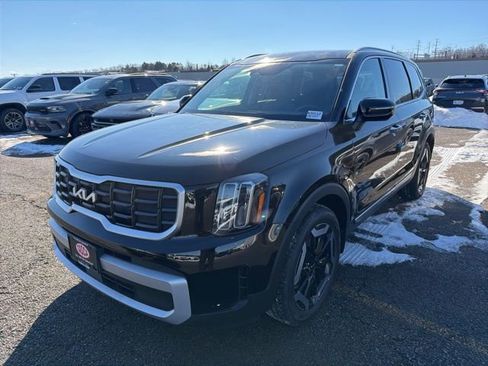 New 2025 Kia Telluride S image 2