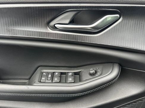 New 2025 Jeep Grand Cherokee Altitude image 11