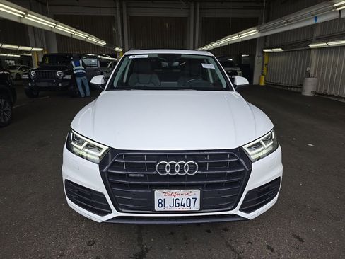 Used 2019 Audi Q5 2.0T Premium Plus w/ Premium Plus Package AWD/4WD image 2
