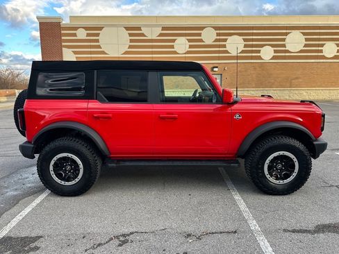 Certified 2023 Ford Bronco Outer Banks w/ Sasquatch Package image 7