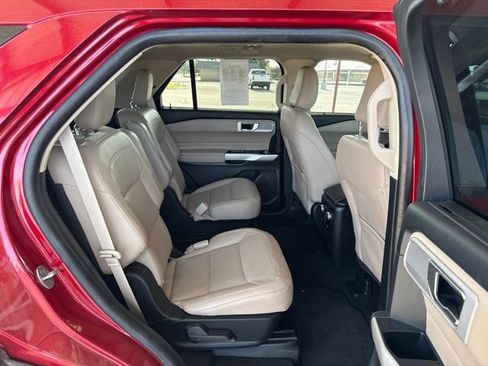 Used 2021 Ford Explorer Limited w/ Equipment Group 301A RWD image 10