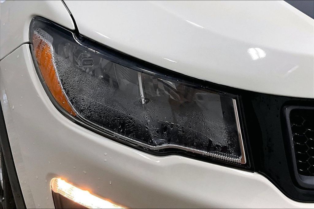Used 2018 Jeep Compass Trailhawk w/ Navigation Group AWD/4WD image 31