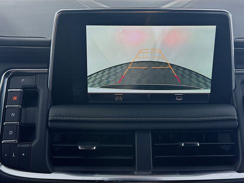 Used 2024 GMC Yukon SLT image 23