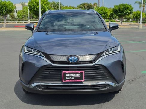 Certified 2022 Toyota Venza XLE AWD/4WD image 2