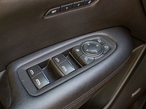 Used 2019 Cadillac XT5 Luxury AWD/4WD image 11