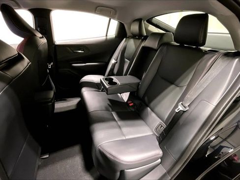 New 2026 Toyota Prius Plug-In Hybrid FWD image 10