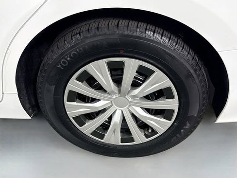 Certified 2022 Toyota Camry LE FWD image 30