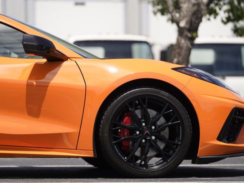 Used 2024 Chevrolet Corvette Stingray Premium Cpe w/ Z51 Performance Package RWD image 6