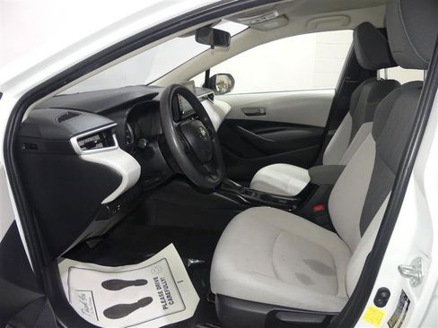 Used 2022 Toyota Corolla LE image 20