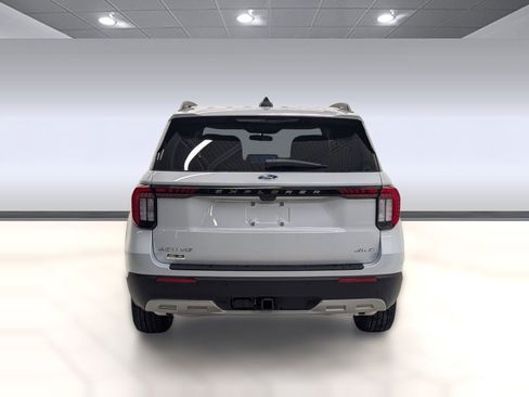 New 2026 Ford Explorer Active w/ Active Comfort Package image 8