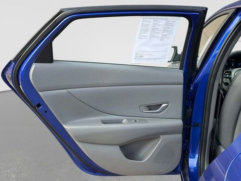 Certified 2025 Hyundai Elantra Sport FWD image 12