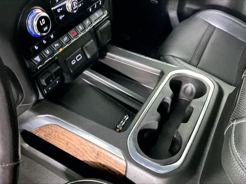 Used 2020 GMC Sierra 2500 Denali w/ Denali Ultimate Package image 17