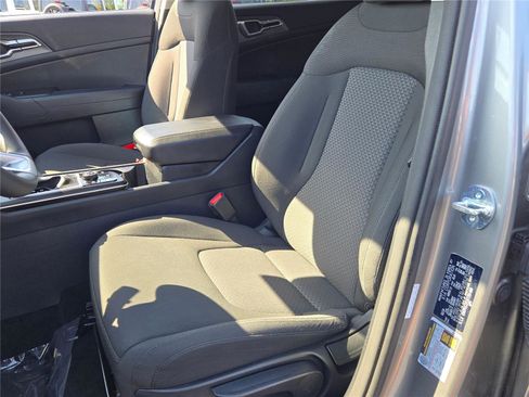 Used 2024 Kia Sportage LX image 27