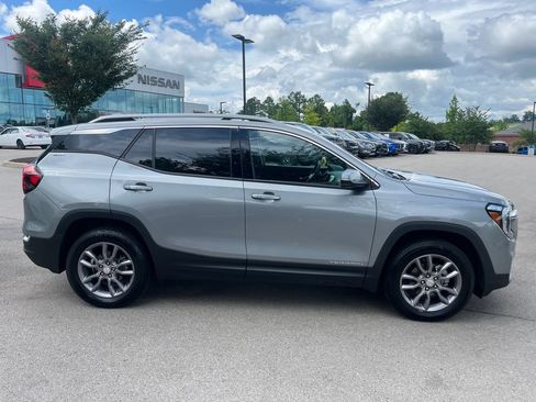 Used 2023 GMC Terrain SLT AWD/4WD image 7