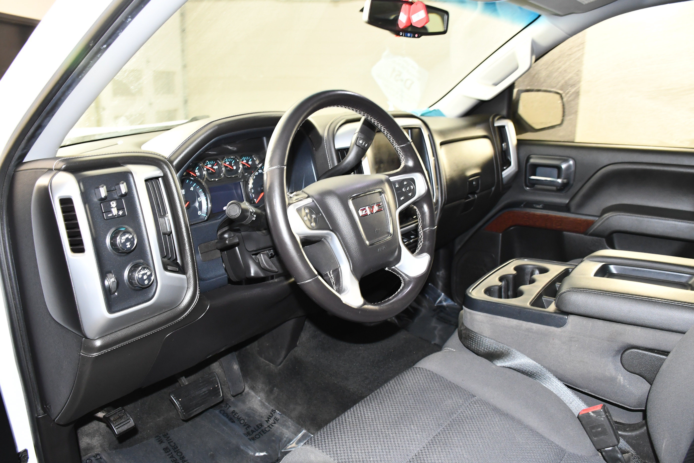 Used 2018 GMC Sierra 1500 SLE w/ SLE Value Package AWD/4WD image 2