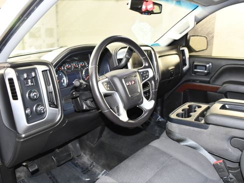 Used 2018 GMC Sierra 1500 SLE w/ SLE Value Package AWD/4WD image 2