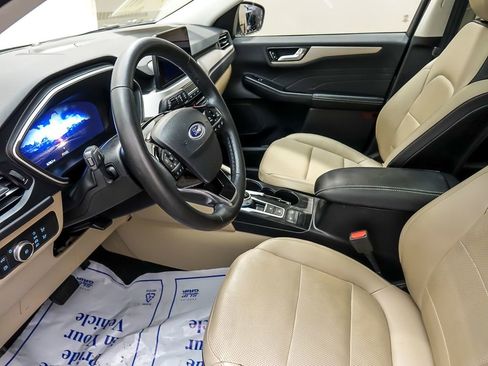 Used 2022 Ford Escape SEL w/ Technology Package image 10