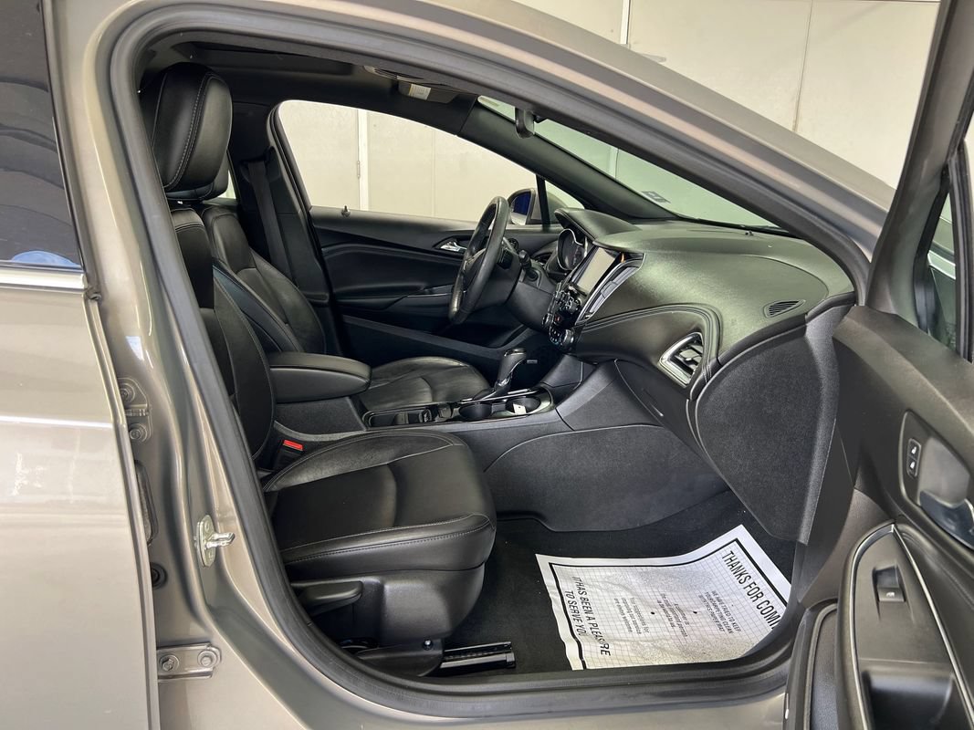 Used 2017 Chevrolet Cruze Premier FWD image 13